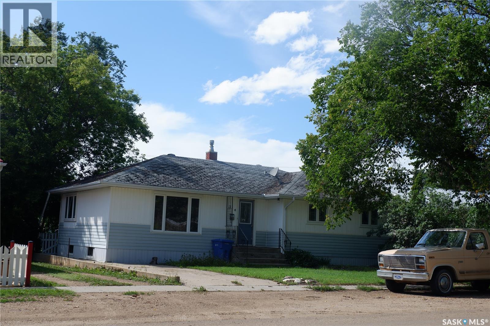 314 Columbus Dr, Rockglen, SK S0H 3R0