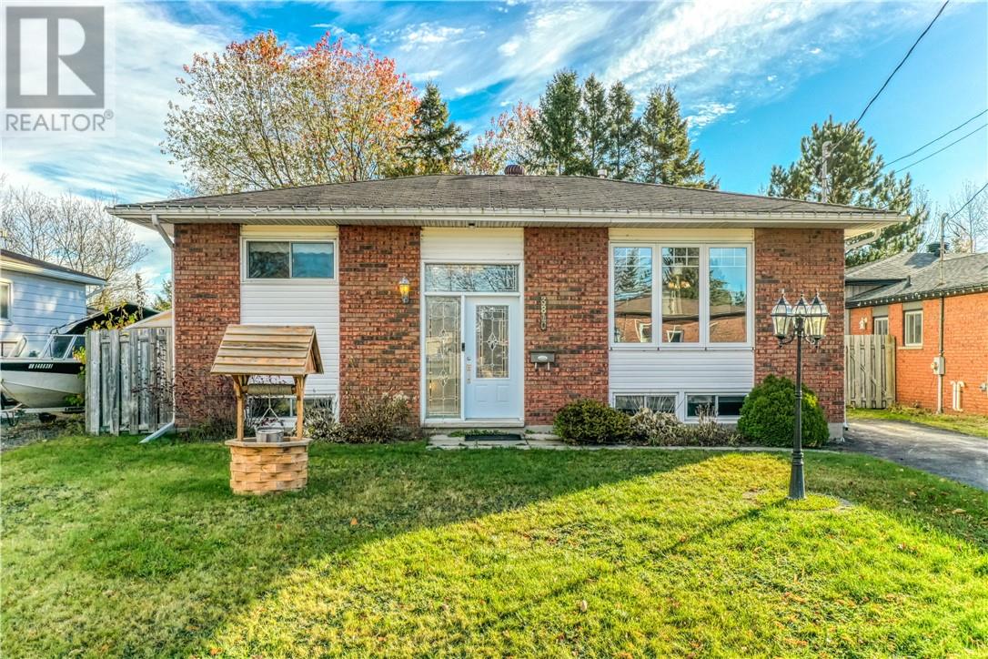 3810 Macmillan Dr, Val Caron, ON P3N 1N2