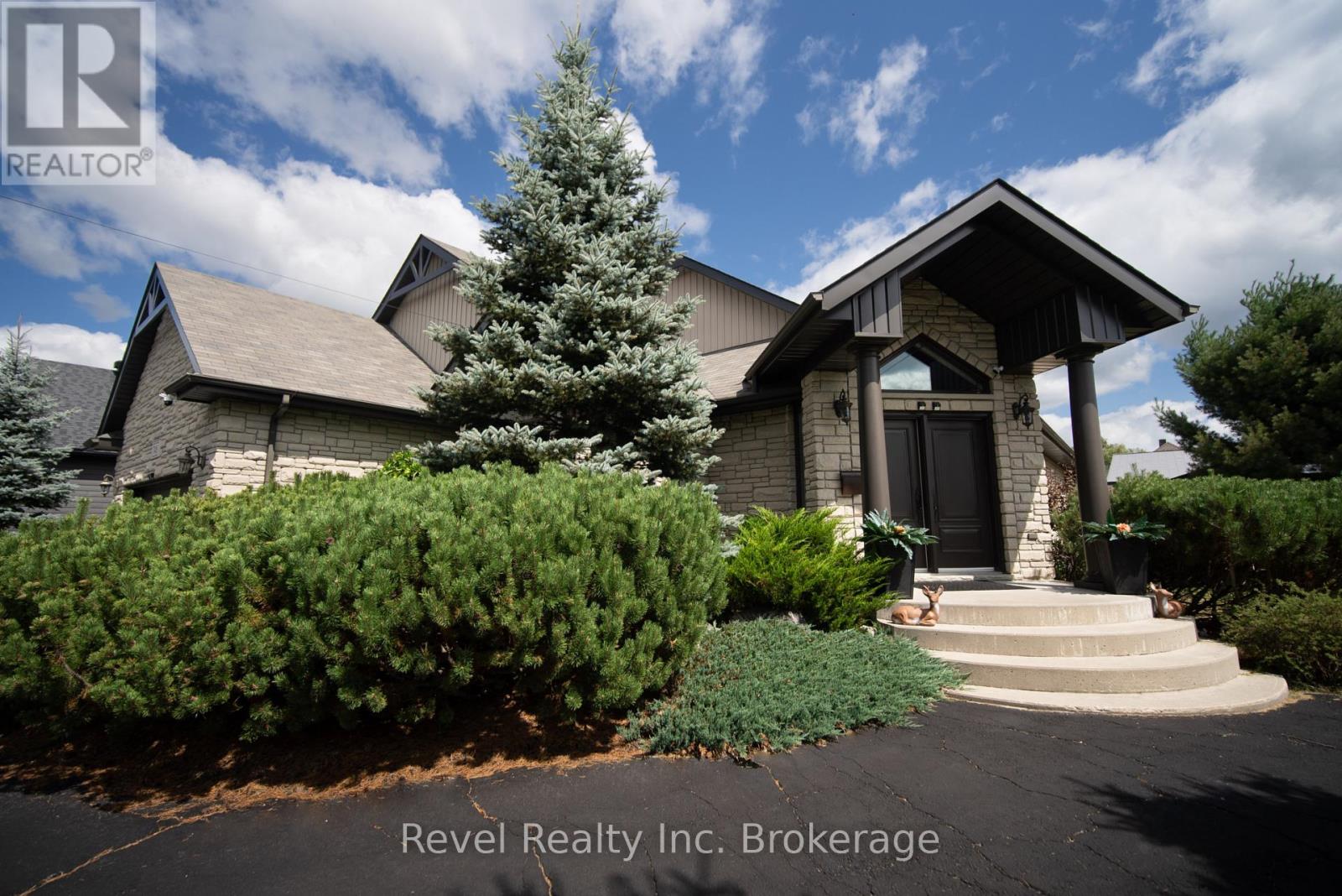 748 Coursol Rd, West Nipissing Sturgeon Falls, ON P2B 3J5
