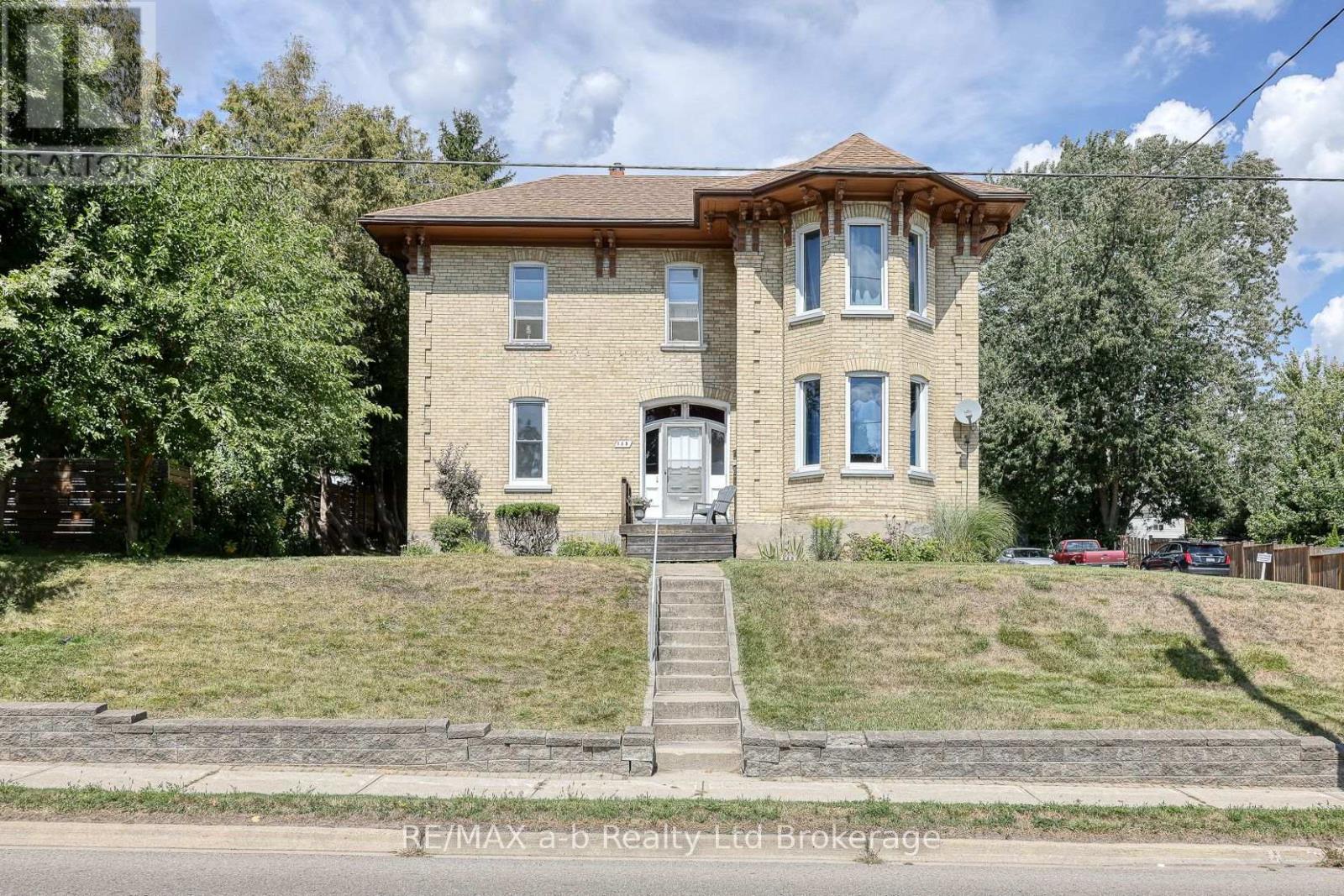 135 Canterbury St, Ingersoll, ON N5C 1E1