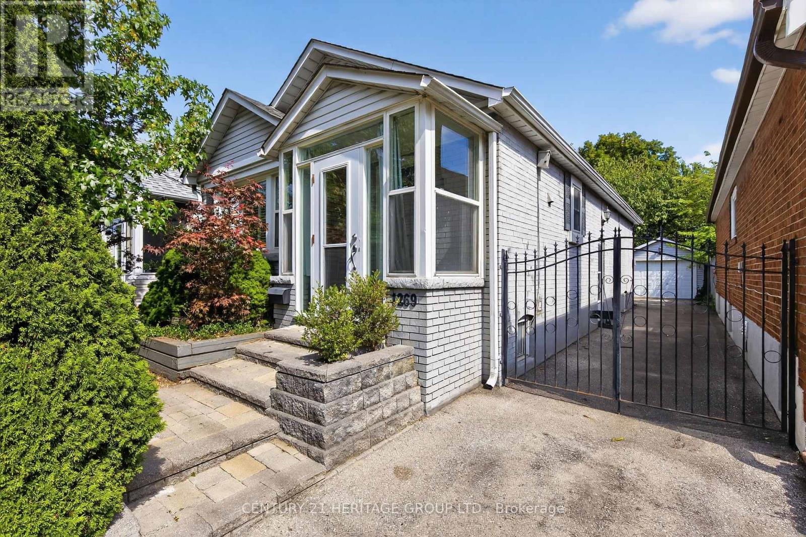 1269 Broadview Ave, Toronto, ON M4K 2T5
