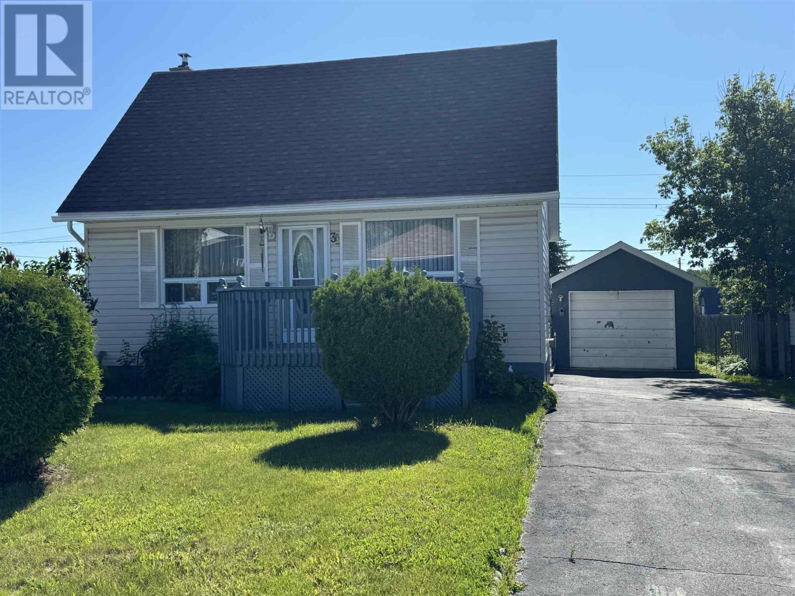 31 Adjala Ave, Manitouwadge, ON P0T 2C0 | MLS #TB242093 | Houseful