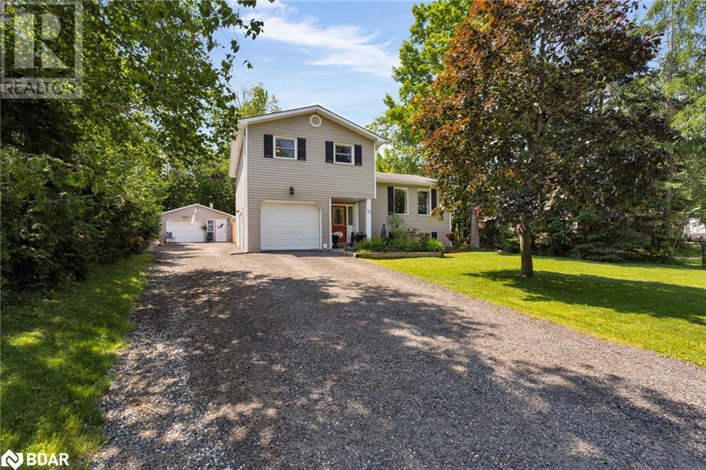 175 Segwun Blvd, Gravenhurst, ON P1P 1C5