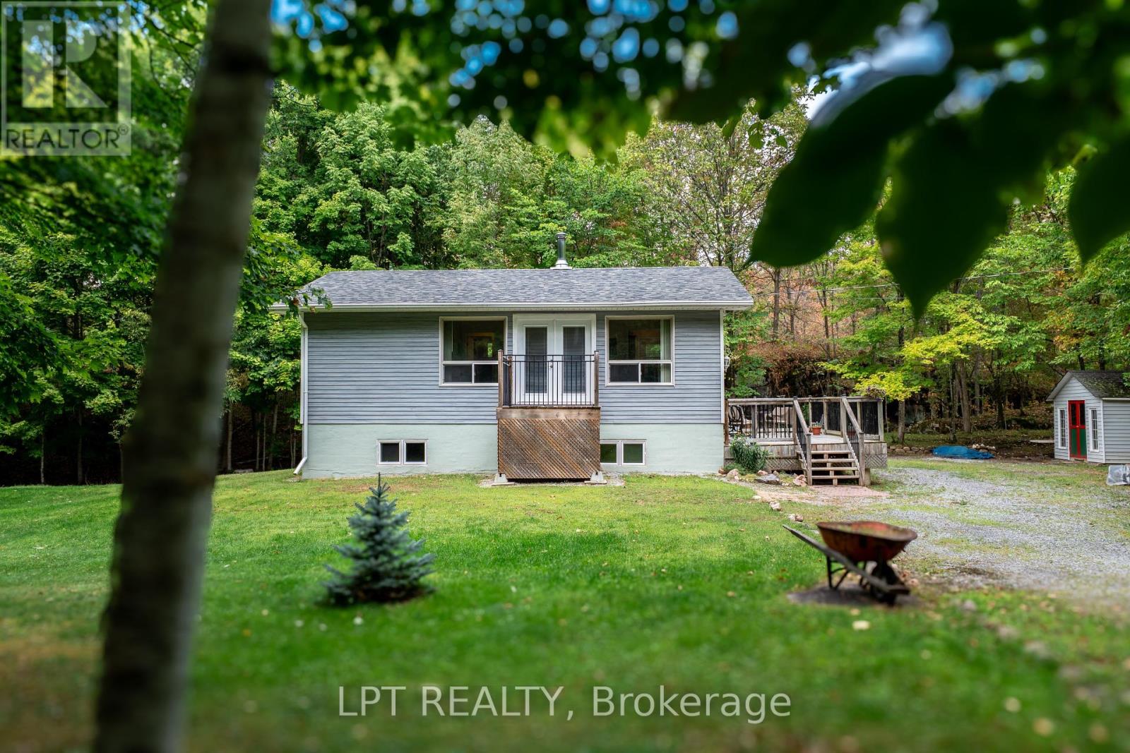 331 Maple Grove Ln, South Frontenac, ON K0H 2V0