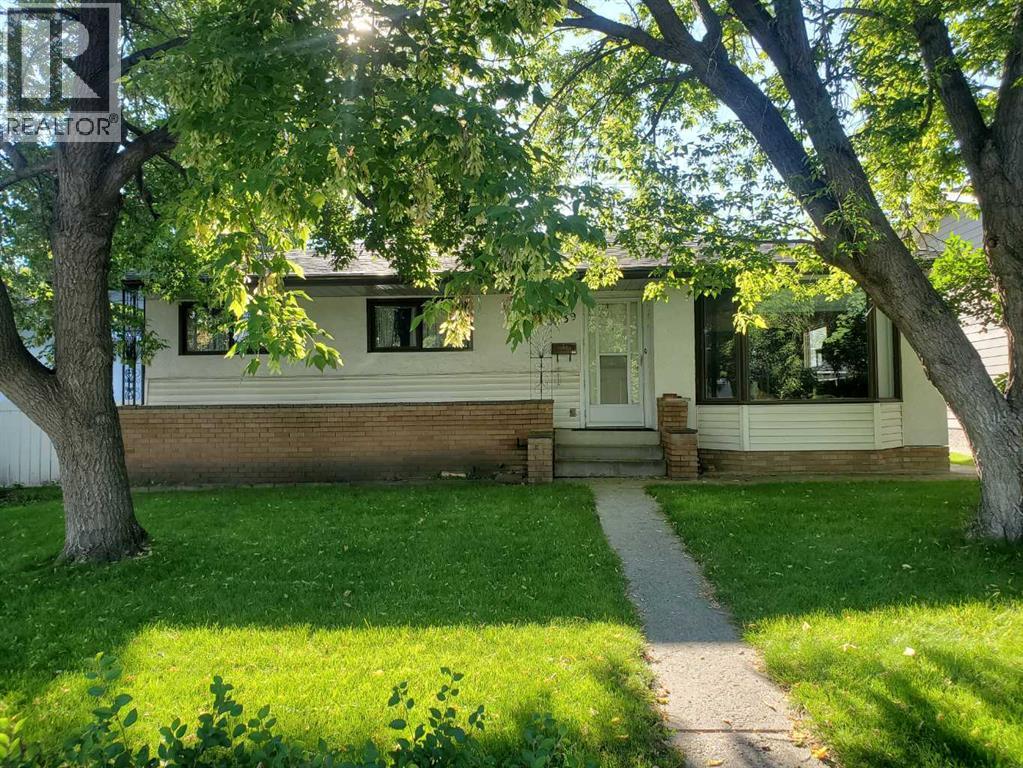 439 Arlington Dr SE, Calgary, AB T2H 1S4