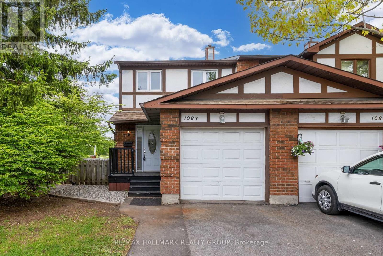 1083 Millwood Ct, Ottawa, ON K1C 3E9