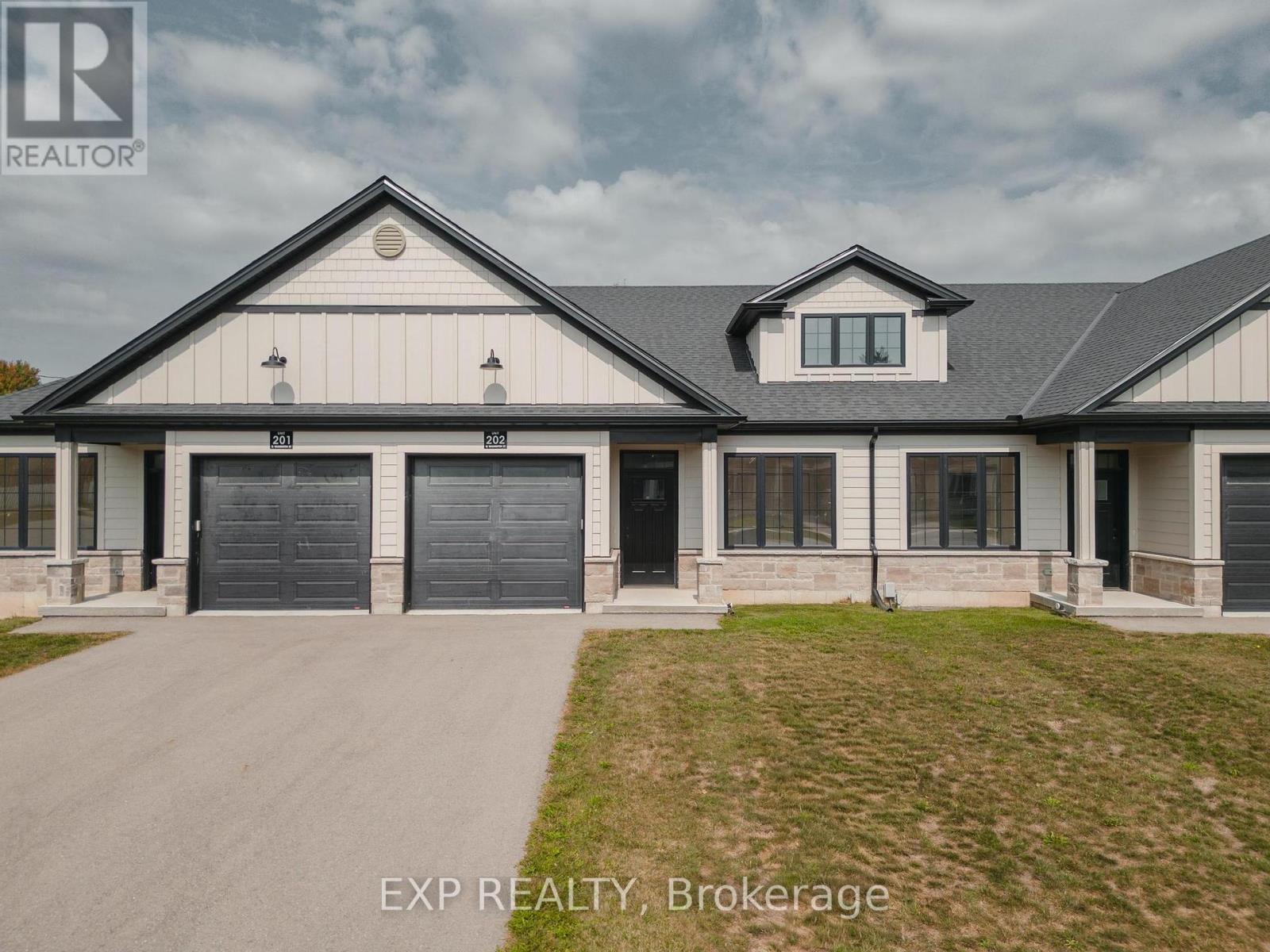 202 12 Washington St, Norwich, ON N0J 1P0