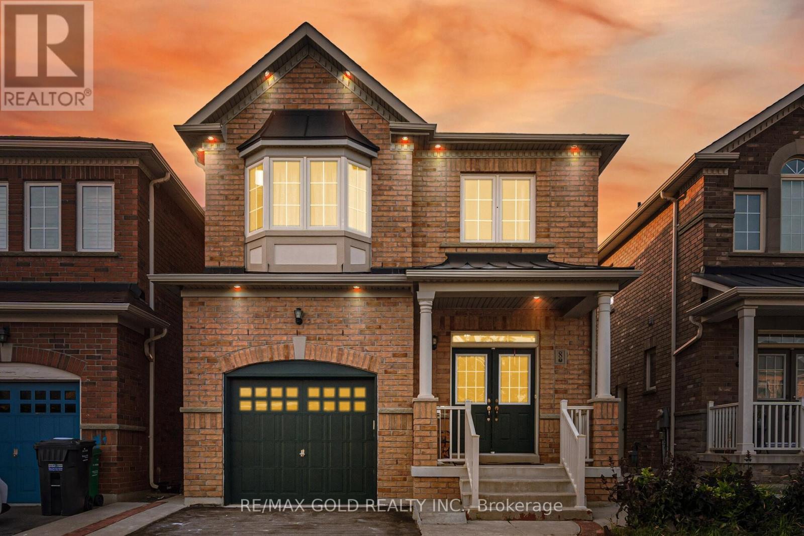 8 Washburn Rd, Brampton, ON L6P 0V9