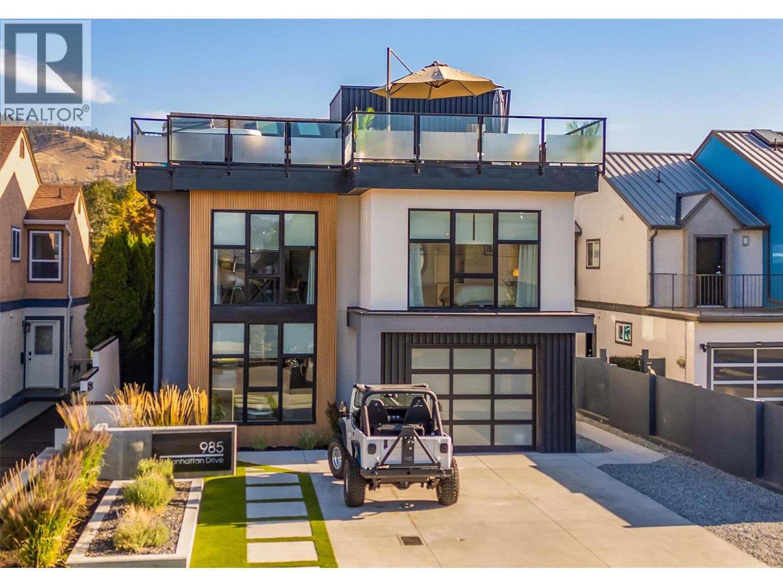 985 Manhattan Dr, Kelowna, BC V1Y 1H7