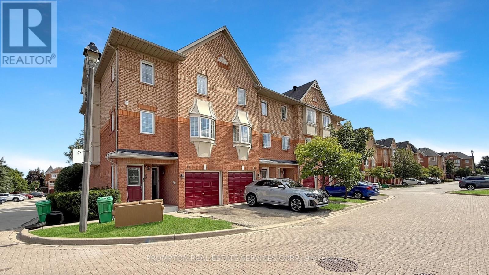 82 6950 Tenth Line W, Mississauga, ON L5N 6Y1