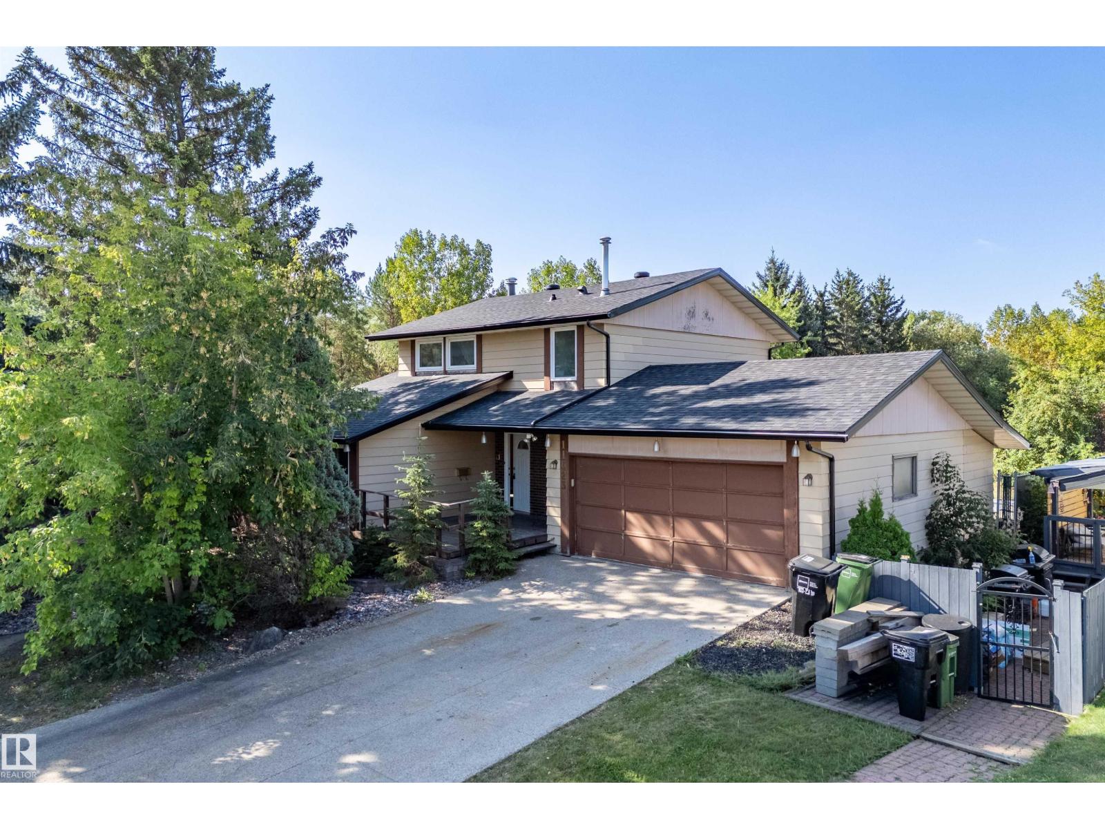 32 Av Nw Unit 11623 #a, Edmonton, AB T6J 3G6