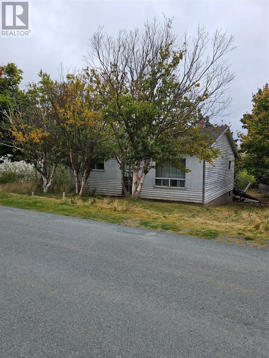 17 Renown St, Wabana, NL A0A 1H0