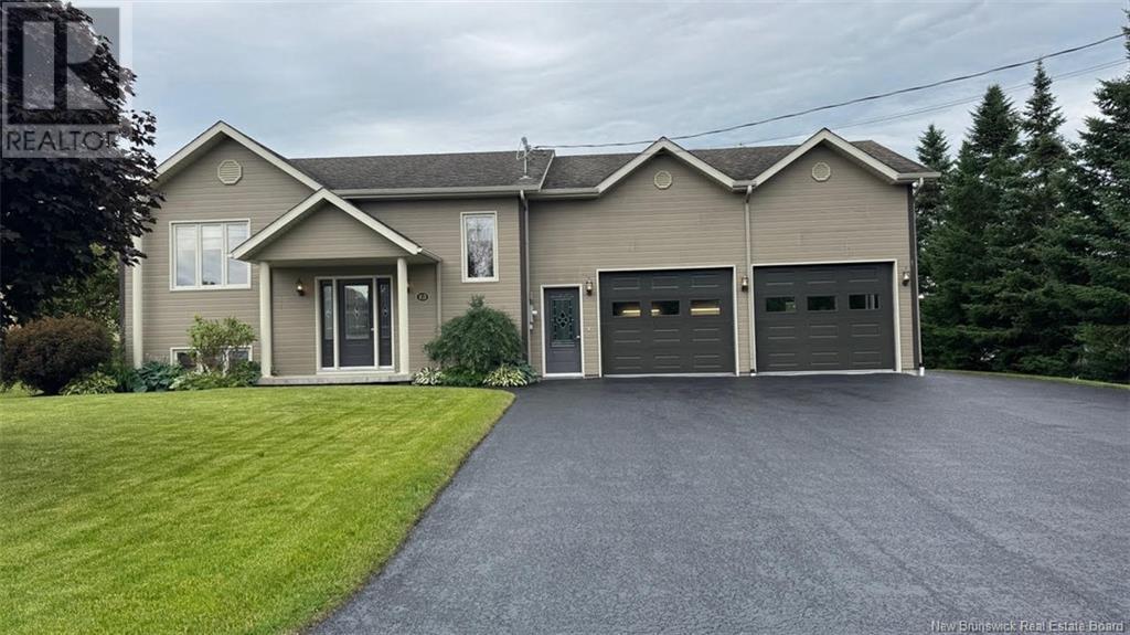15 Banville, Saint-Quentin, NB E8A 1S9