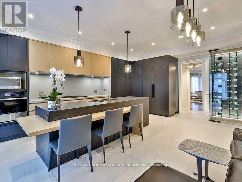 31 Webster Ave, Toronto Annex, ON M5R 1N6