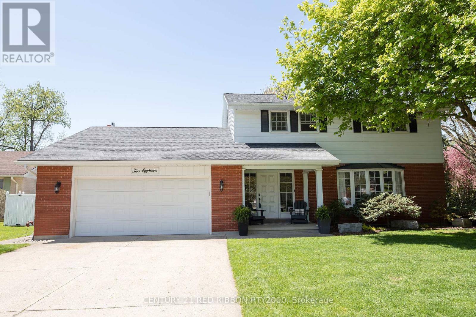 218 Riverview Dr, Strathroy-Caradoc, ON N7G 2G3