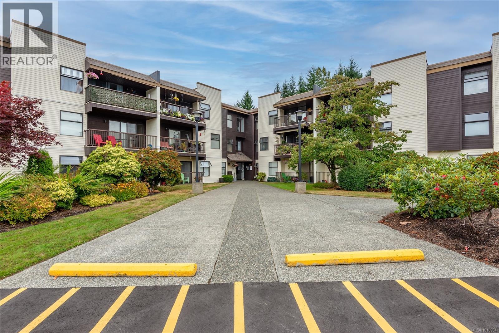 585 Dogwood St S Unit 204 St, Campbell River, BC V9W 6T6