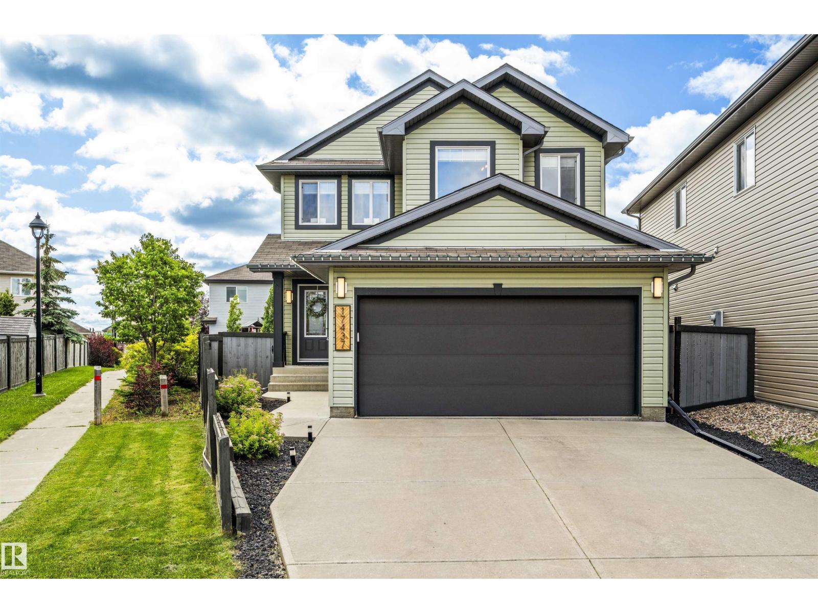5 Av Sw Unit 17437 #a, Edmonton, AB T6W 2E3