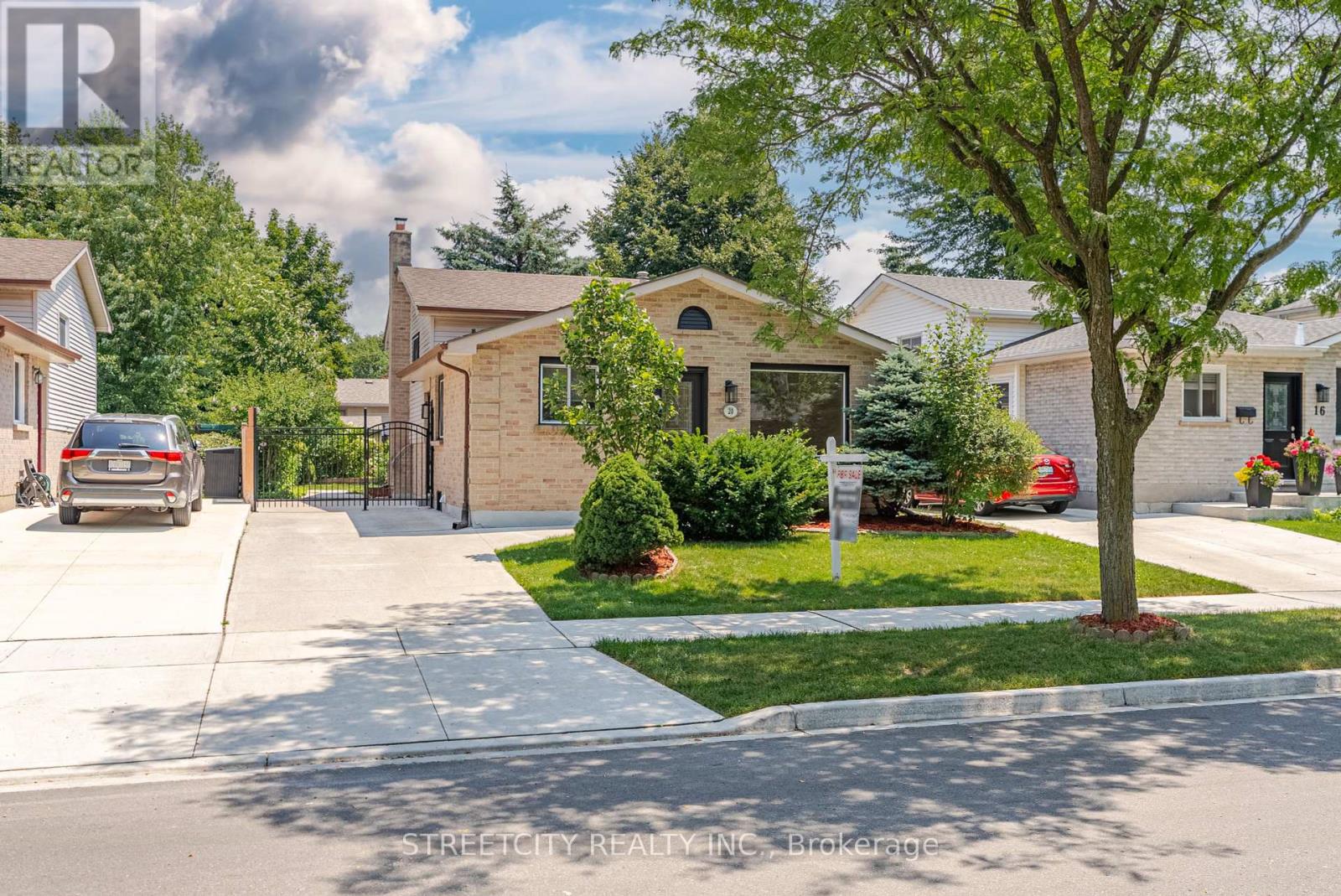 20 Fairchild Cres, London, ON N6E 3E2