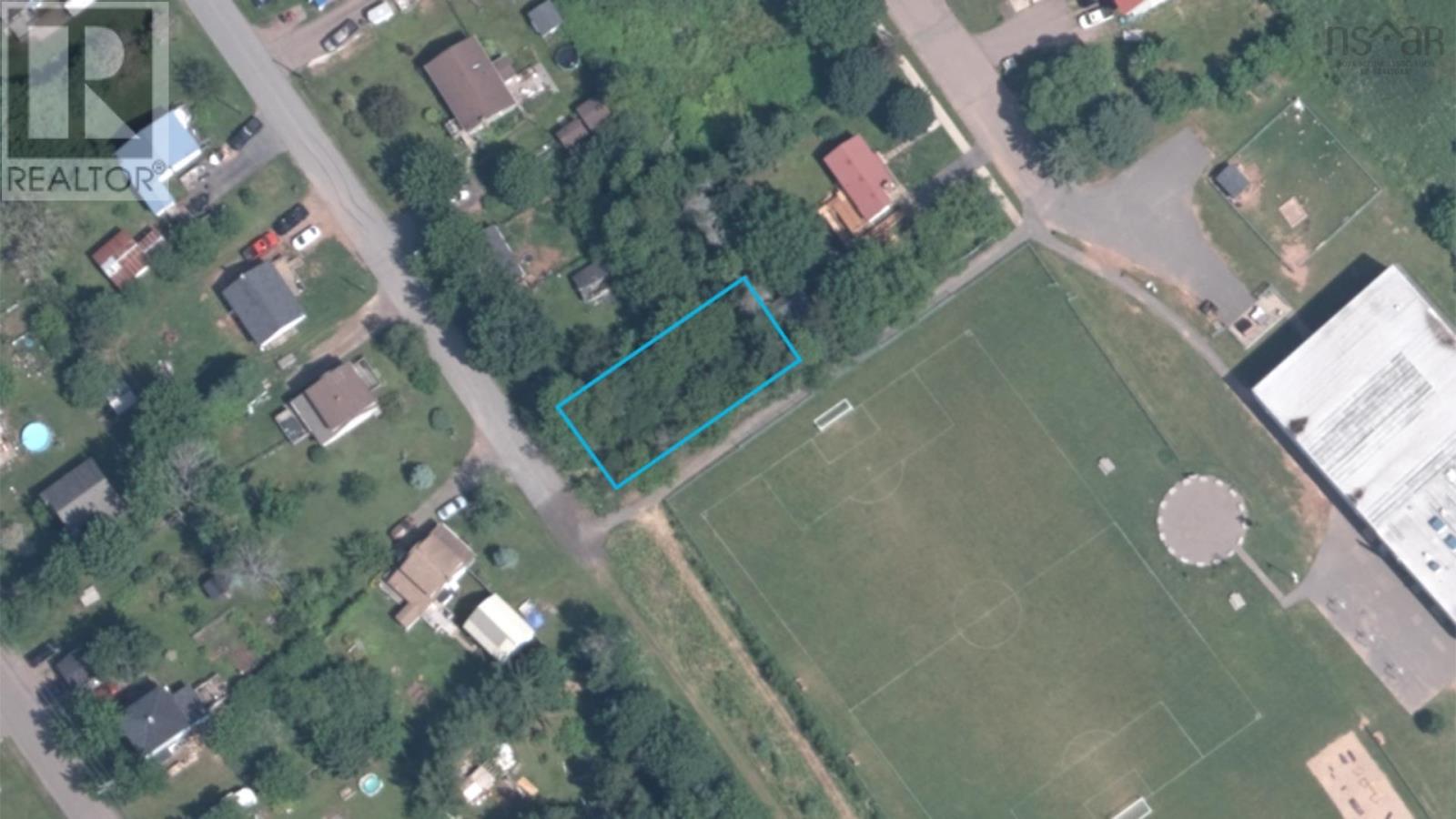 21 Victor Ave, Amherst, NS B4H 2L3