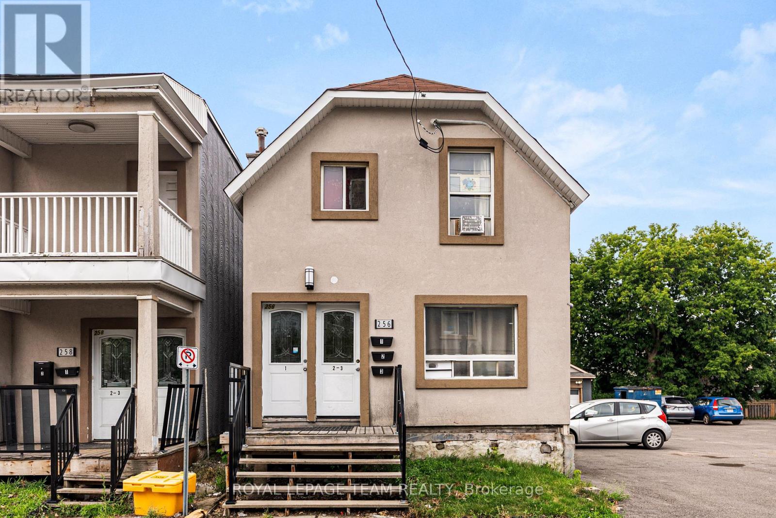 256 Hannah St, Ottawa, ON K1L 7N2