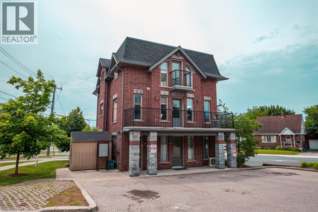 489 E Avenue Unit B, Kitchener, ON N2H 0A8