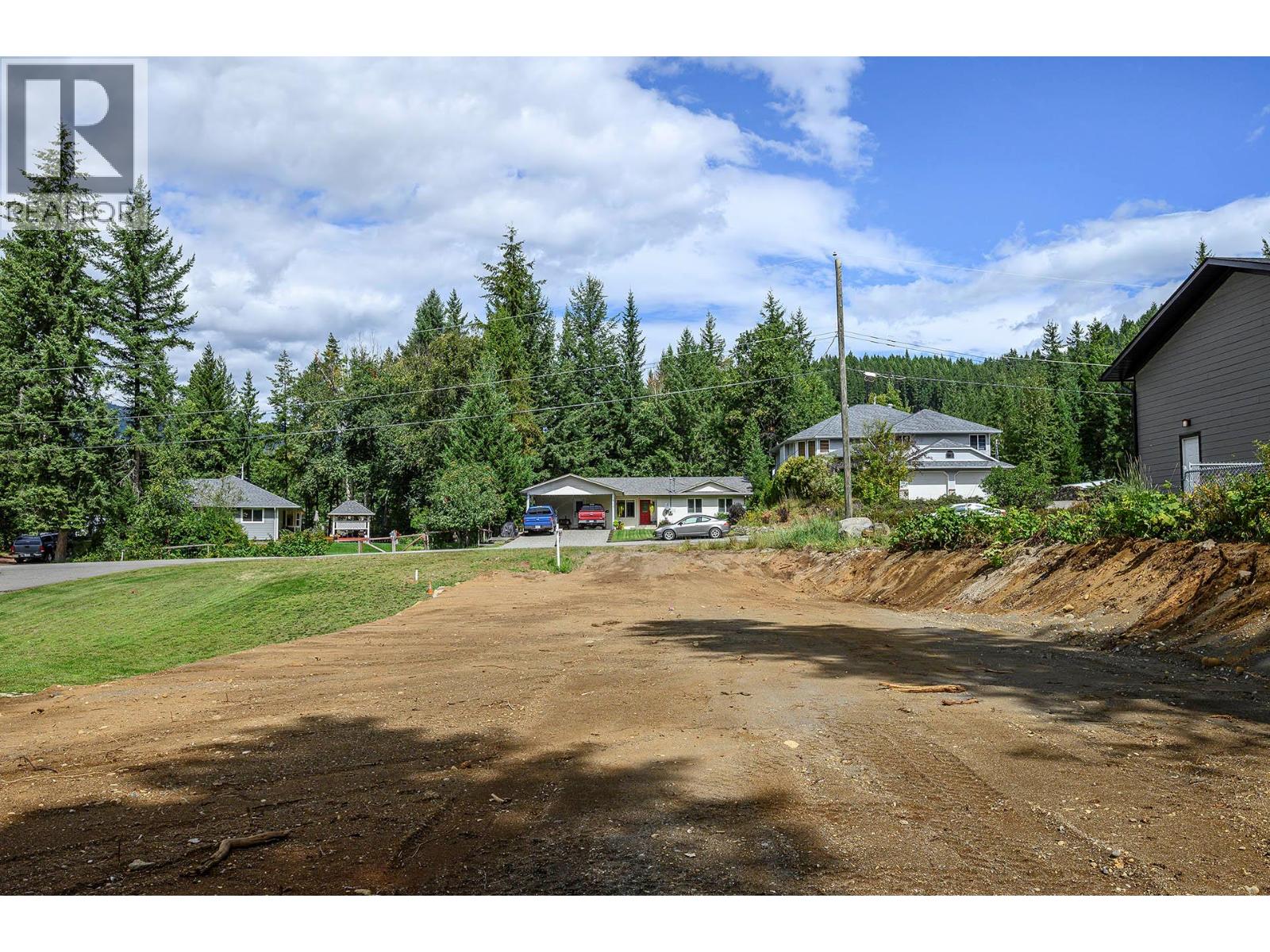 353 Wyndhaven Pl, Clearwater, BC V0E 1N2