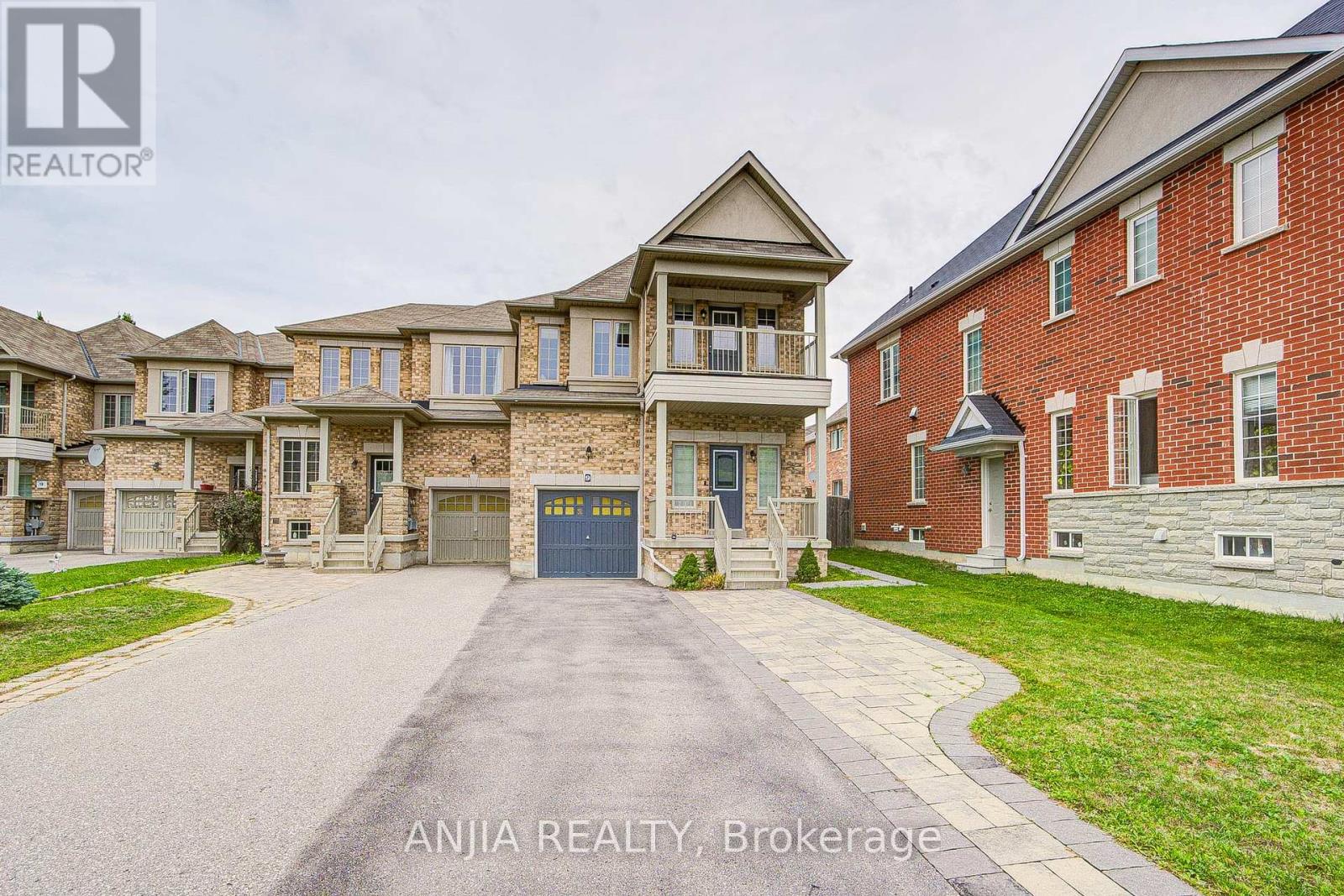 9 Moores Ct, Markham, ON L6B 0V6