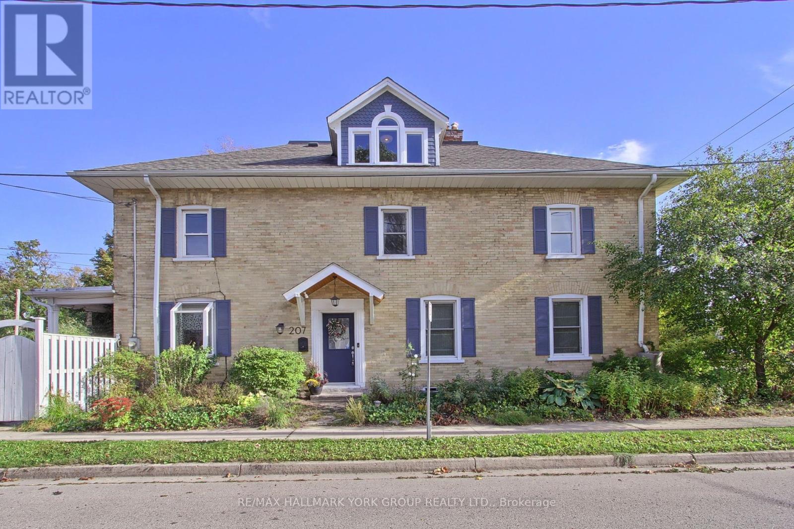 207 Waterloo St N, Cambridge, ON N3H 1N1