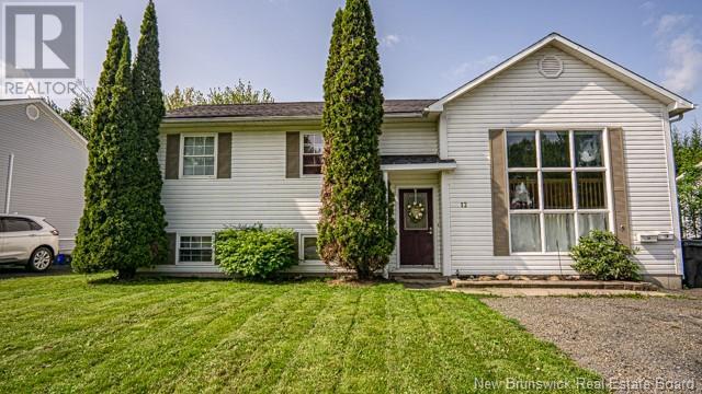12 Willingdon St, Oromocto, NB E2V 4N5