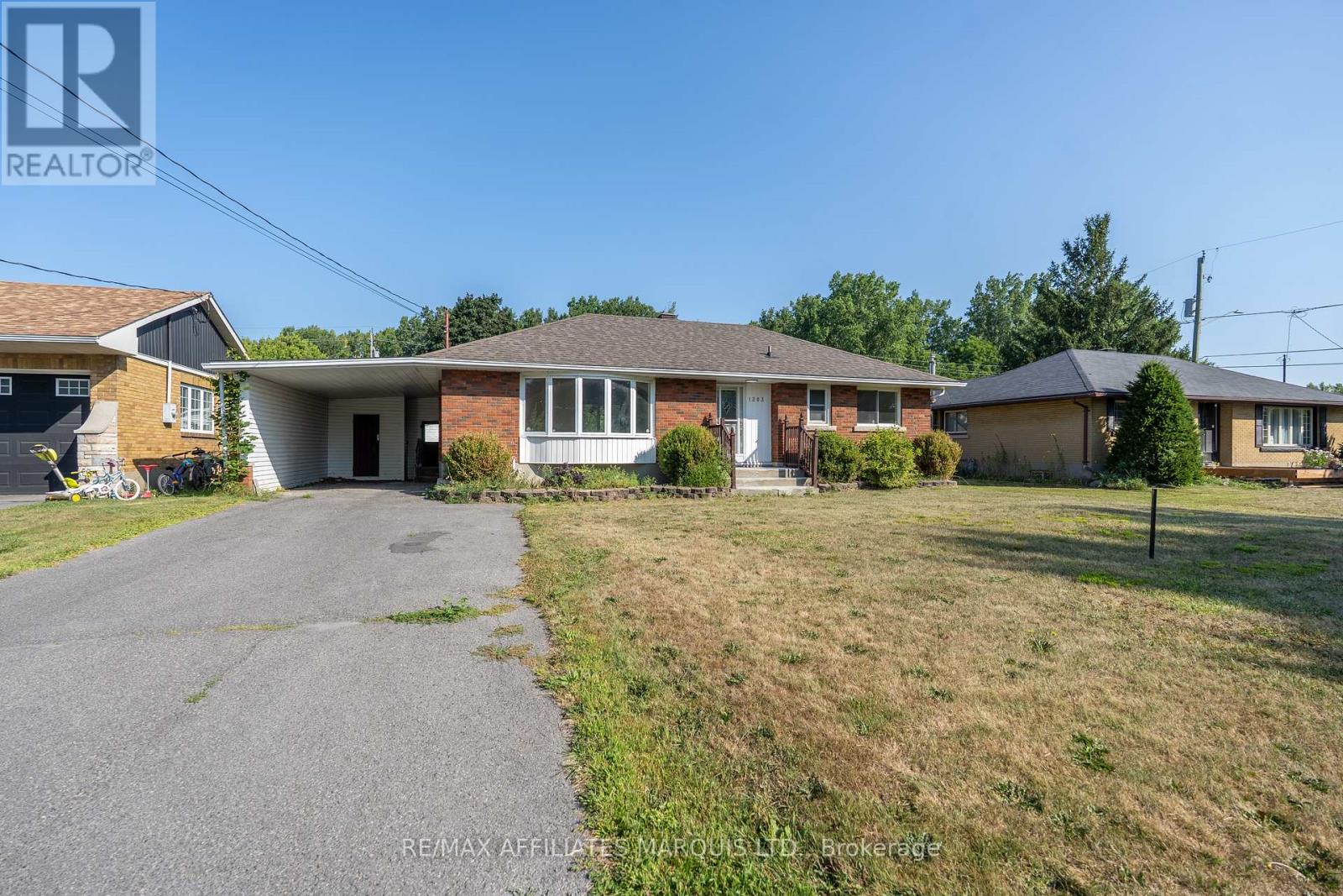 1203 Princess St, Cornwall, ON K6J 1S2