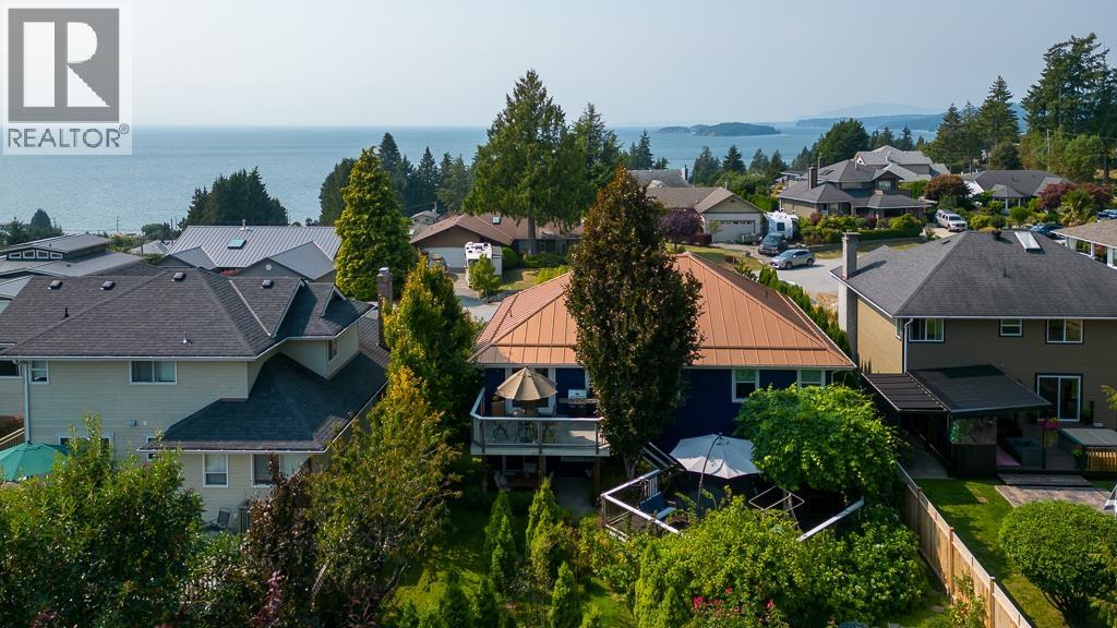 4868 Bluegrouse Dr, Sechelt, BC V7Z 0G4