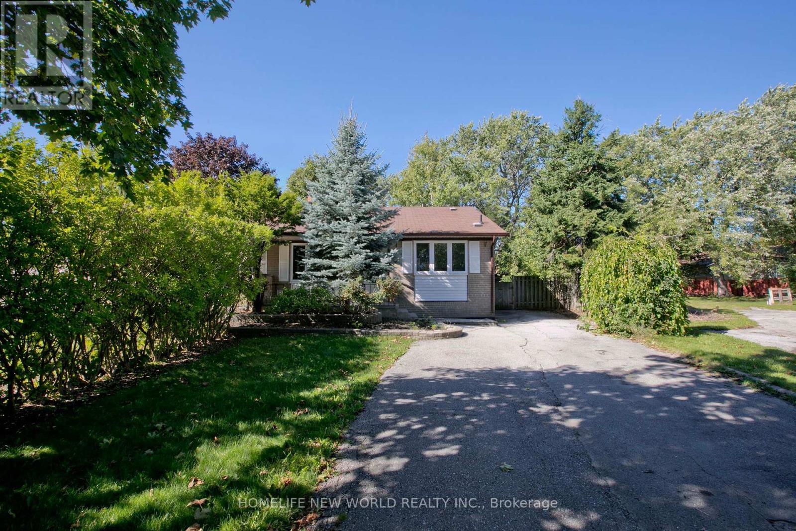 49 Thorncroft Cres, Ajax, ON L1S 2S1