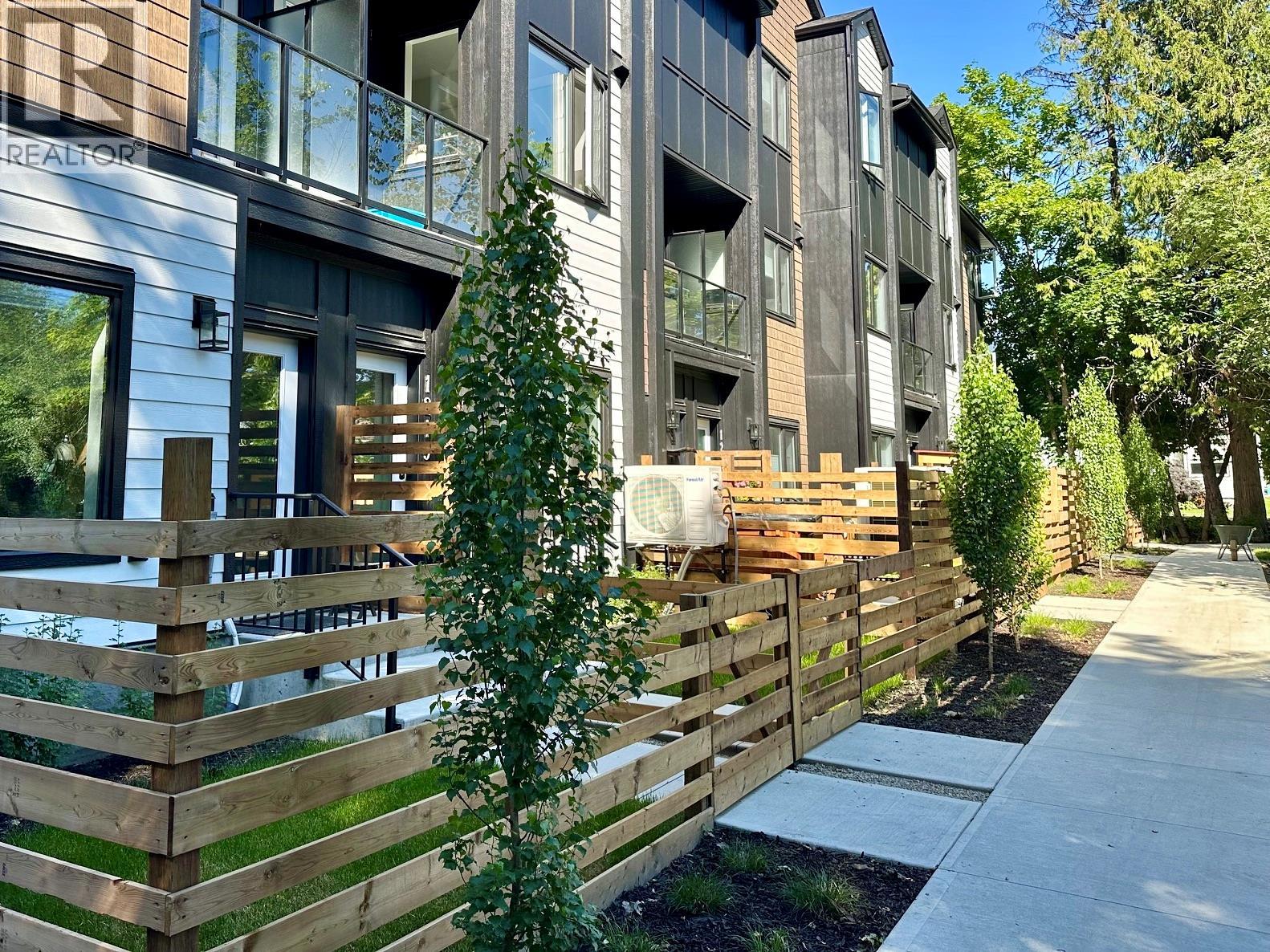 1204 Douglas St W, Revelstoke, BC V0E 2S0