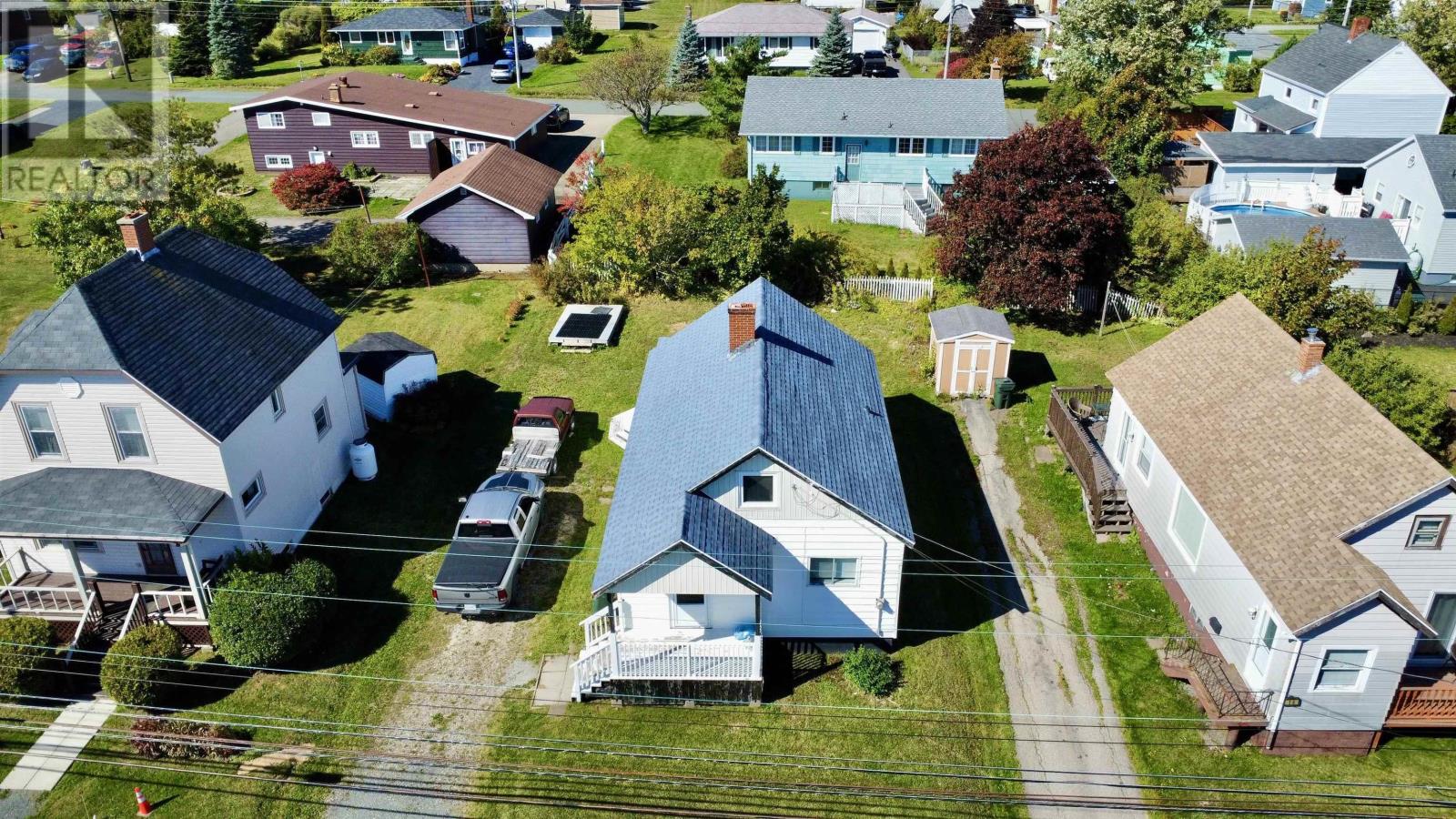 18 Highland St, Glace Bay, NS B1A 2T5