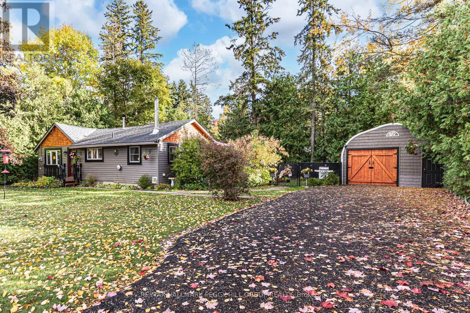 759 Florence Rd, Innisfil, ON L9S 2E2