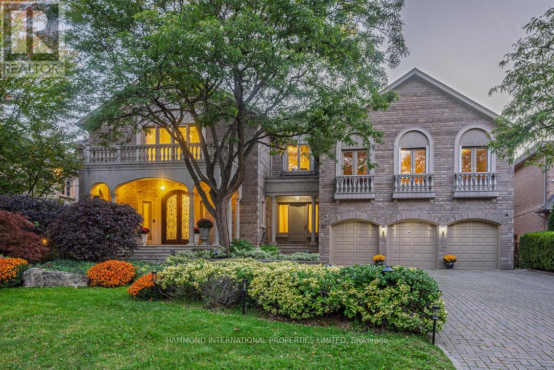 32 Arjay Cres, Toronto, ON M2L 1C7