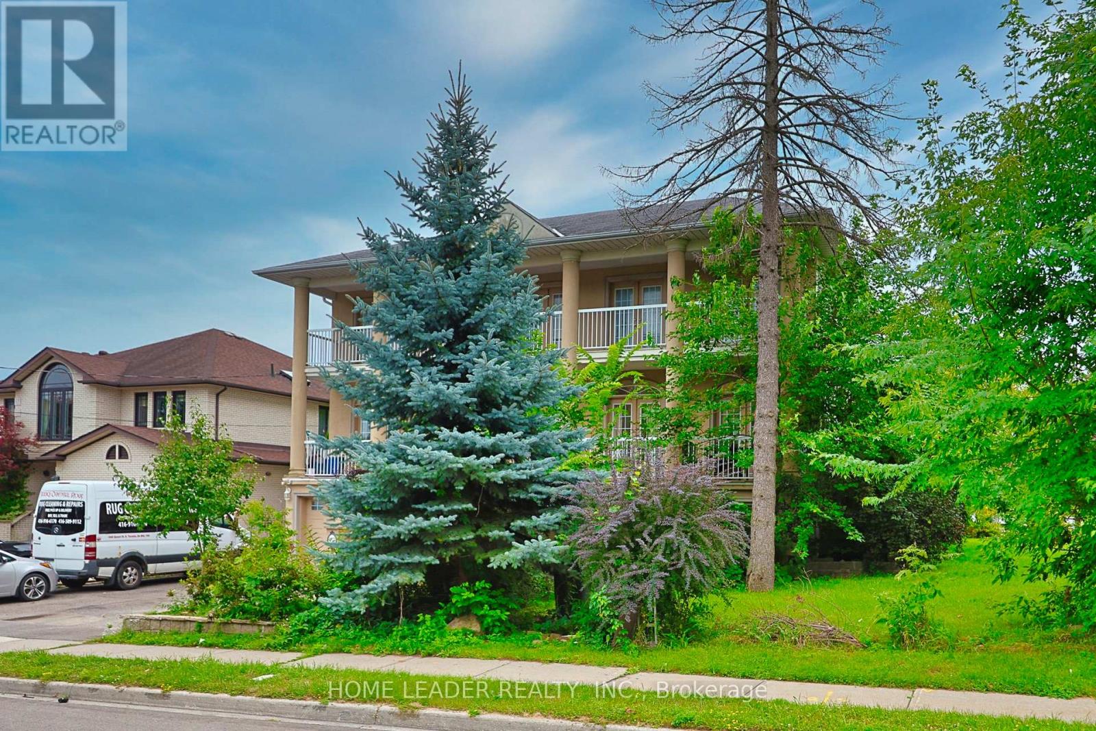 135 Spruce Ave, Richmond Hill, ON L4C 6V9