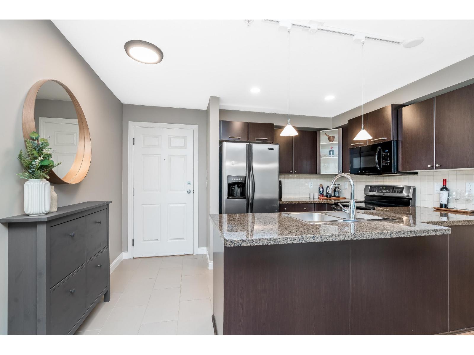 5454 198 Street Unit 107, Langley, BC V3A 1G2
