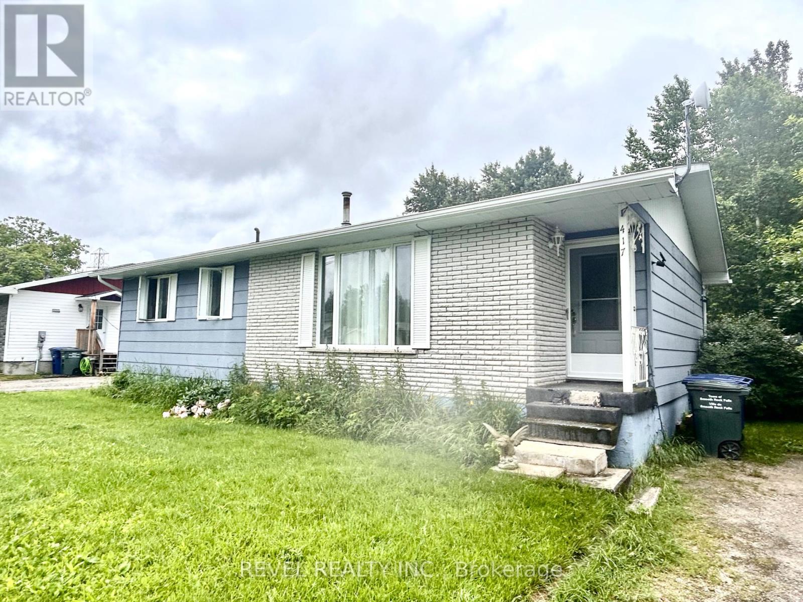 417 Main St, Smooth Rock Falls, ON P0L 2B0