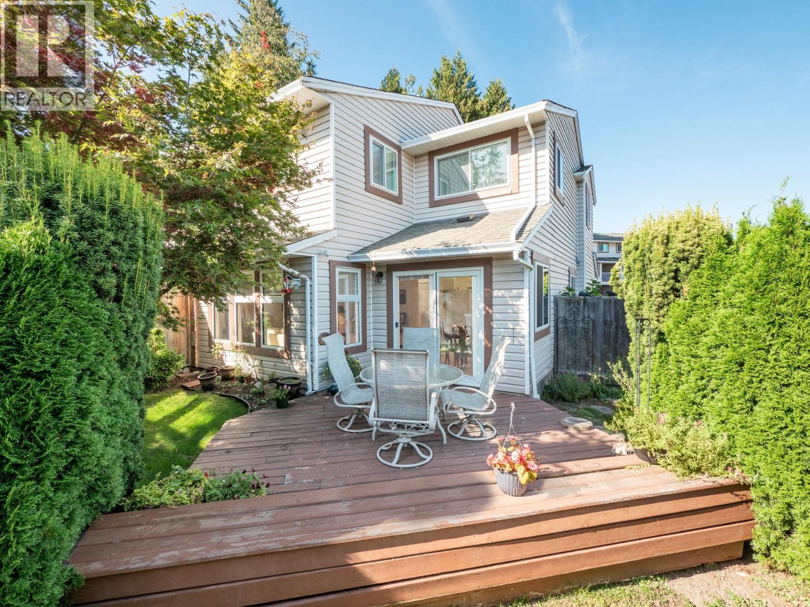 765 School Road Unit 10, Gibsons, BC V0N 1V9