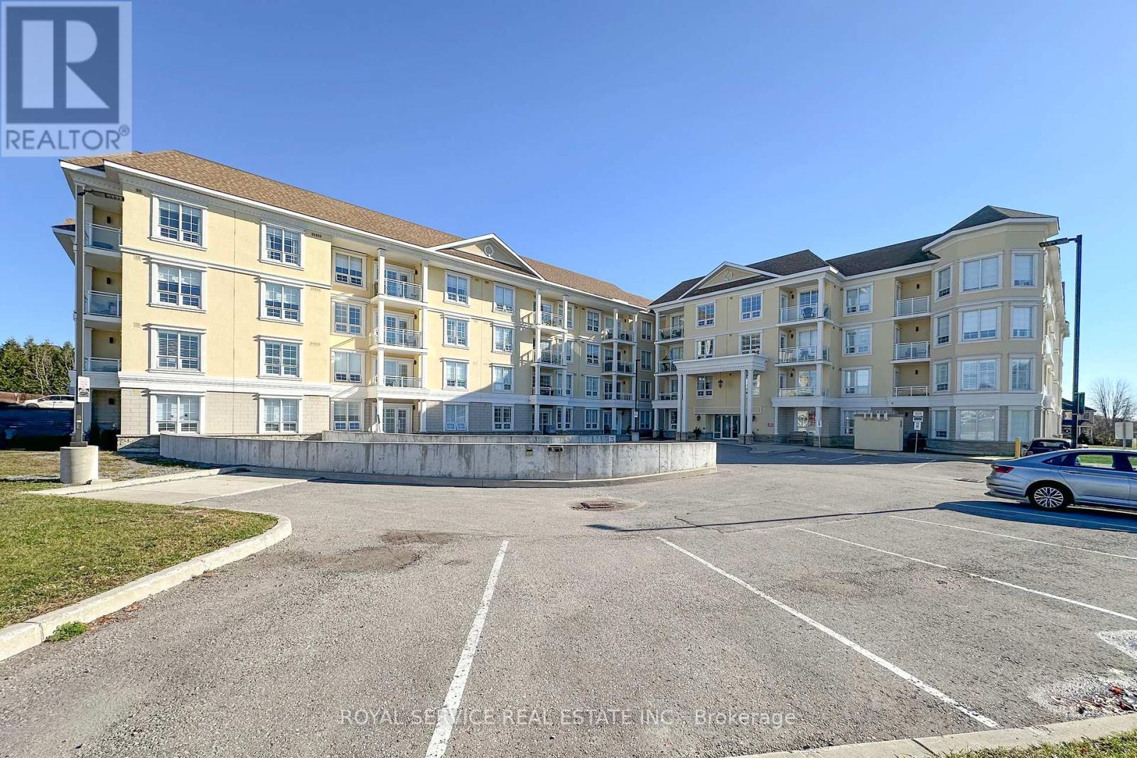 308 21 Brookhouse Dr, Clarington, ON L1B 0V4