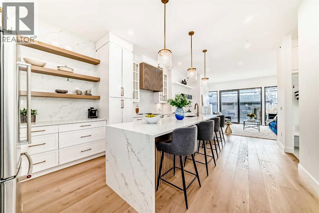 2135 53 Avenue Southwest #b, Calgary, AB T3E 1K9