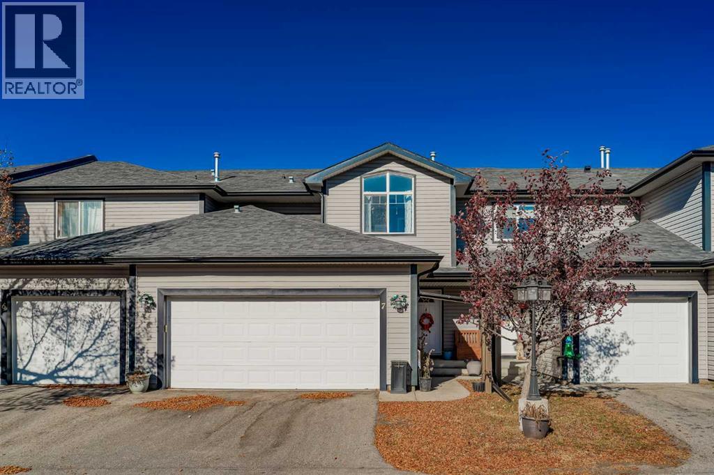 102 Canoe Square Sw Unit 7, Airdrie, AB T4B 2Z1