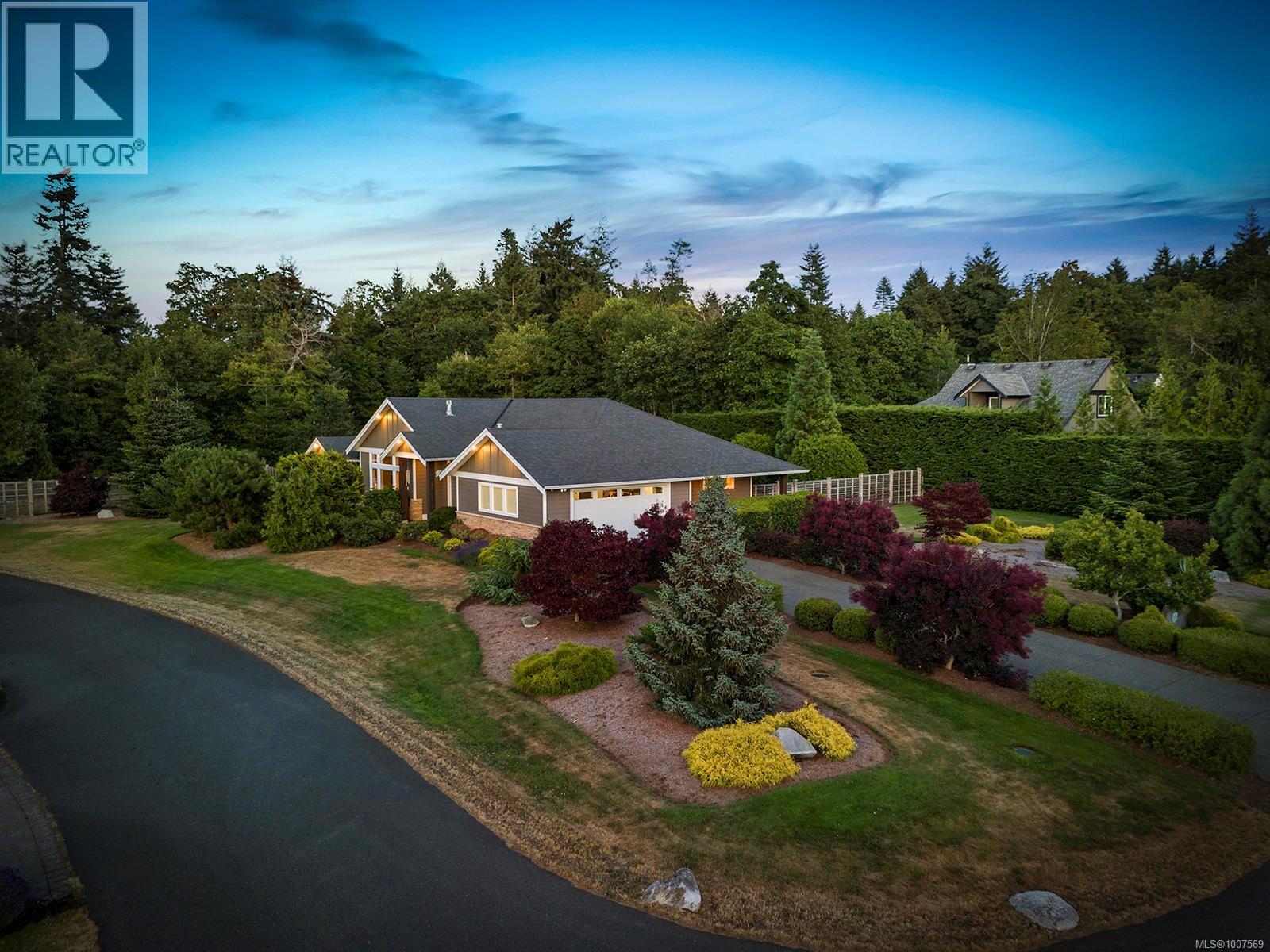 1726 Kincora Grv, Comox, BC V9M 4C5