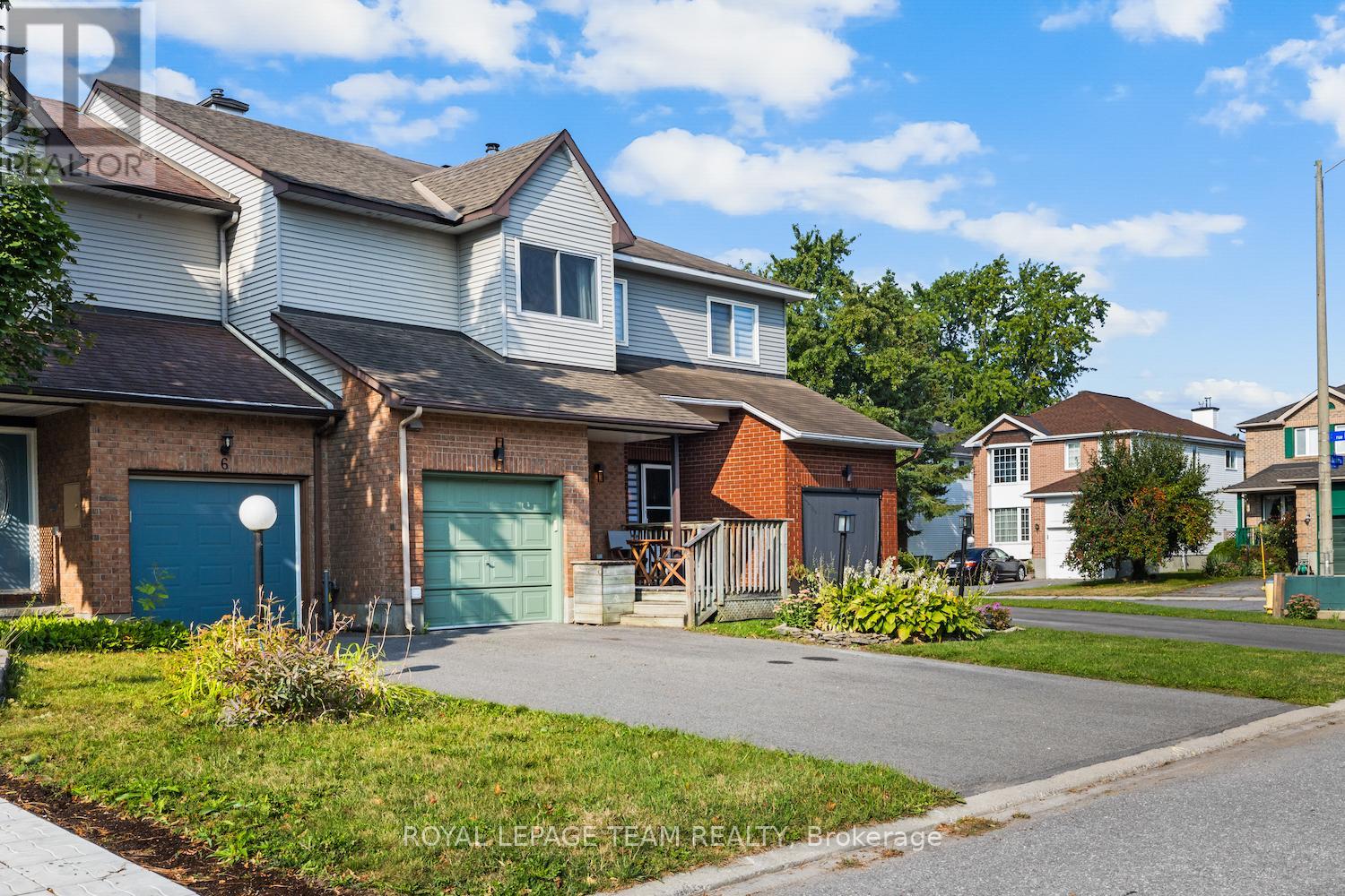 4 Danaher Dr, Ottawa, ON K2J 3Y6