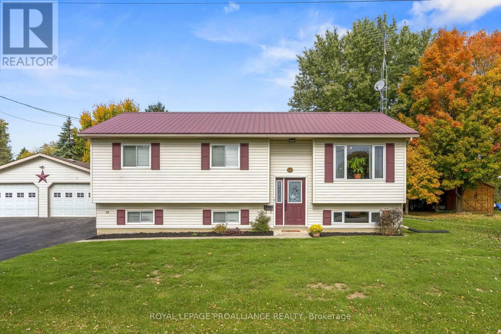 6 Layng Dr, Athens, ON K0E 1B0