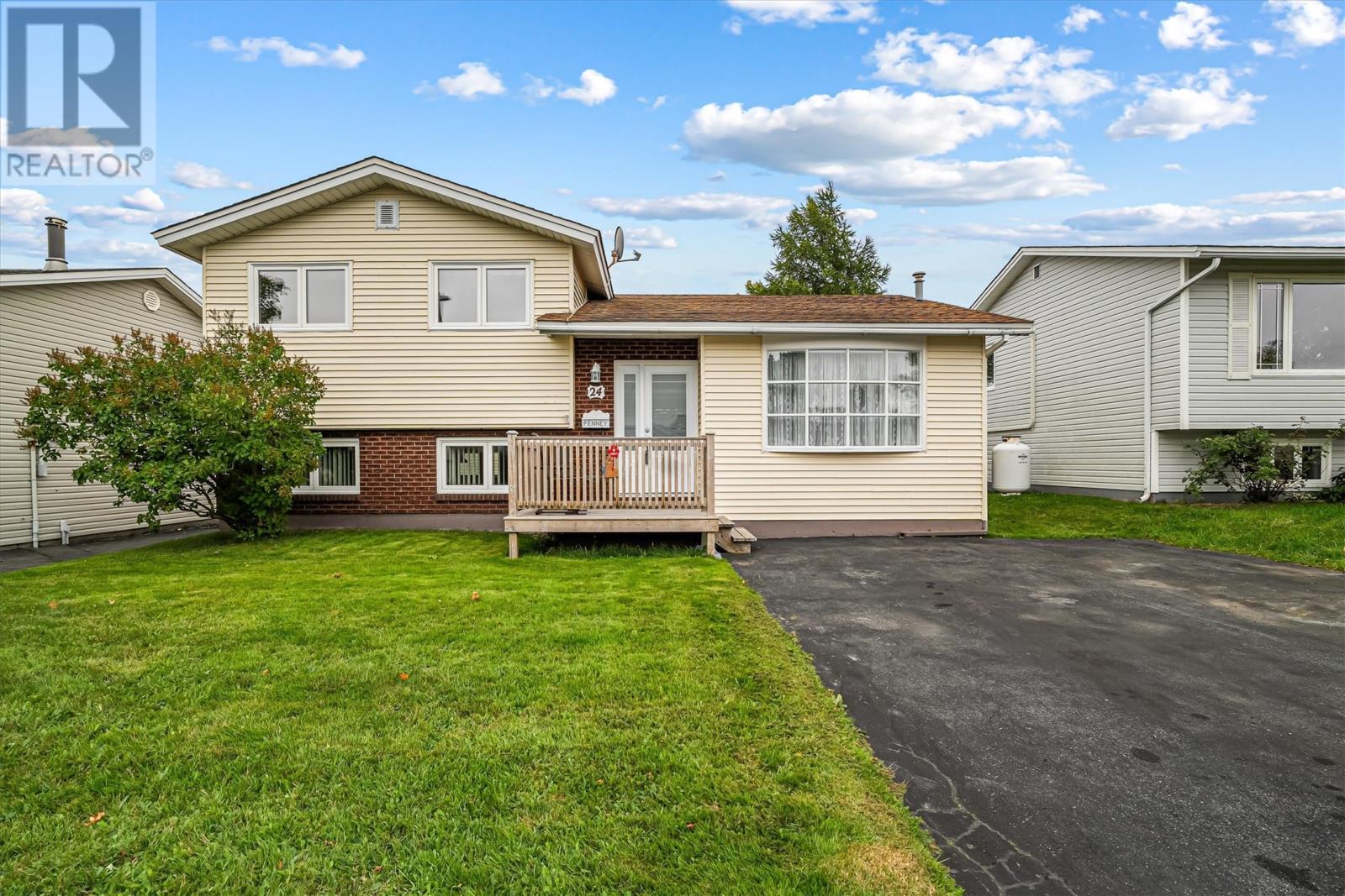 24 Mcgill Cres, Mount Pearl, NL A1N 2Z8