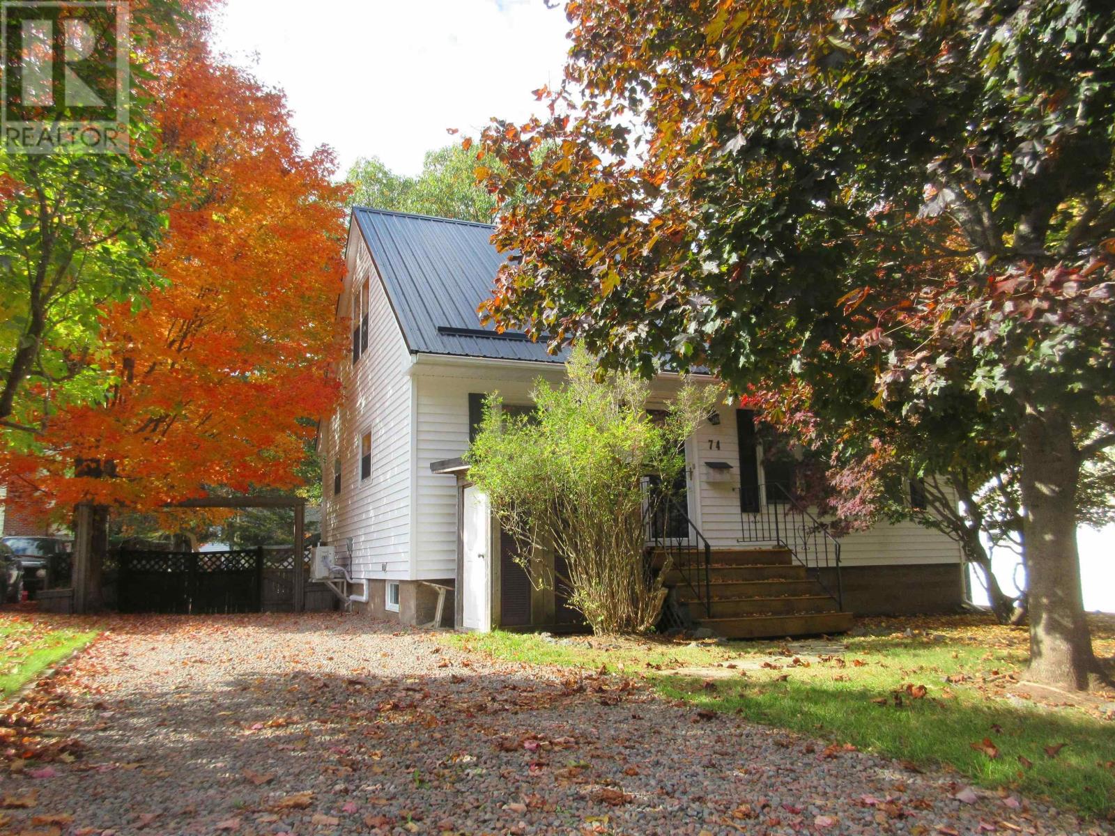 74 Exhibition St, Truro, NS B2N 4C7
