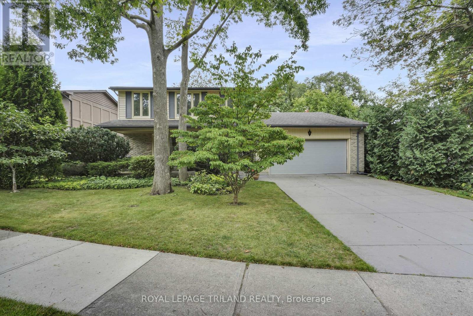 12 Kinnear Cres, London, ON N6K 1V8