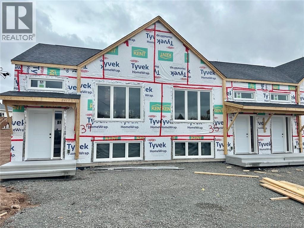 37 Cedric Ct, Dieppe, NB E1A 7K4
